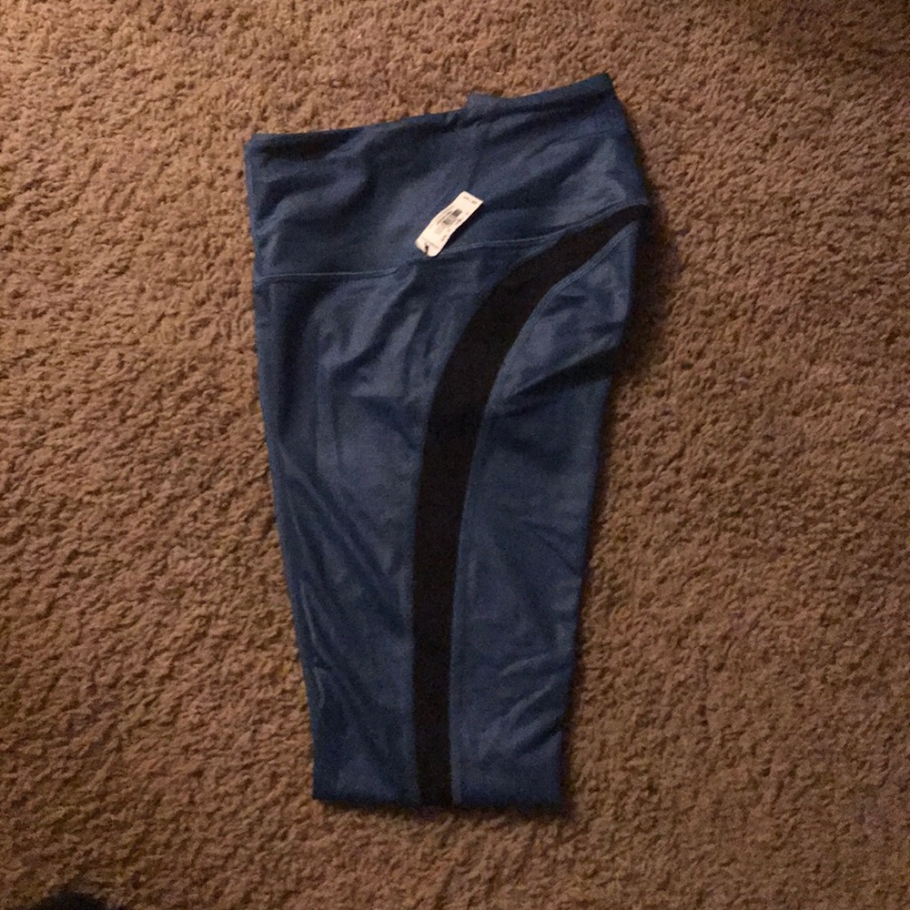 Victora Sport leggings NWT size XS🍑